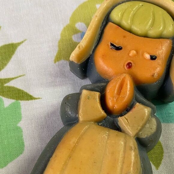 Vintage Pilgrim Pair Thanksgiving Candles, W&F Manufacturing - Picture 5 of 9